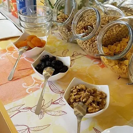 Sevda's Garni Weinforth Hotel