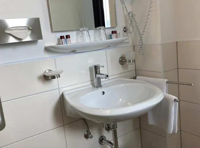 호텔 Sevda's Garni Weinforth 3*